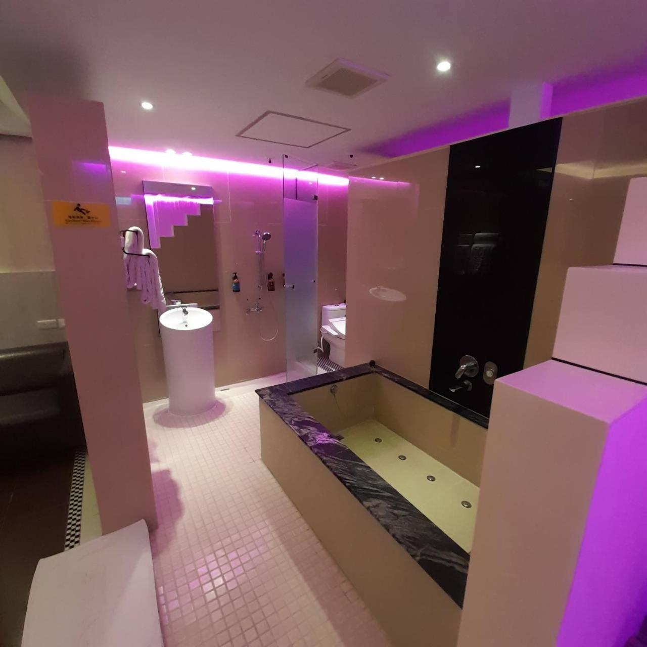 King Motel王者 桃園市旅館177號 Exteriér fotografie